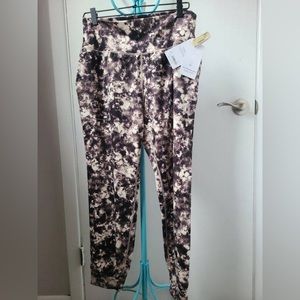 NWT Athleta Salutation Printed Jogger | Black Tie Dye Print | Size Large